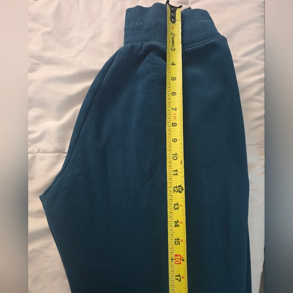 Nike Women’s High-Waisted Sportswear Essential Fleece Joggers - Picture 13 of 13